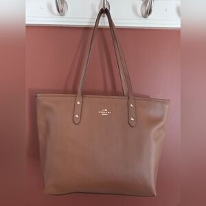 Coach NWOT Brown Pebbled Leather Gallery Tote Luxury Shoulder Bag